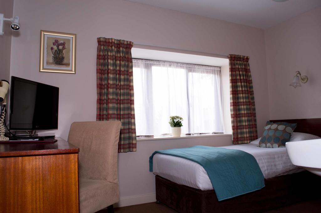 The Poplars Moulton Hotel Room photo