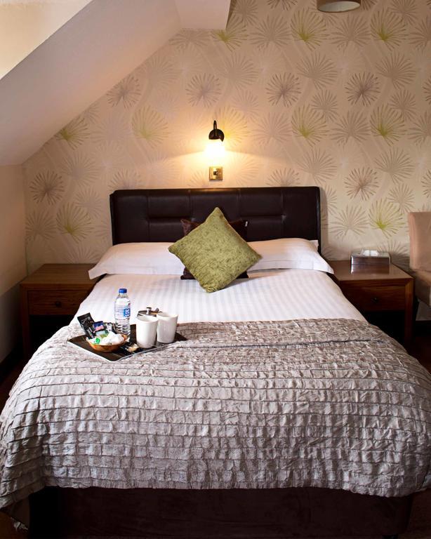The Poplars Moulton Hotel Room photo