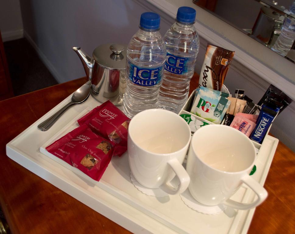 The Poplars Moulton Hotel Room photo