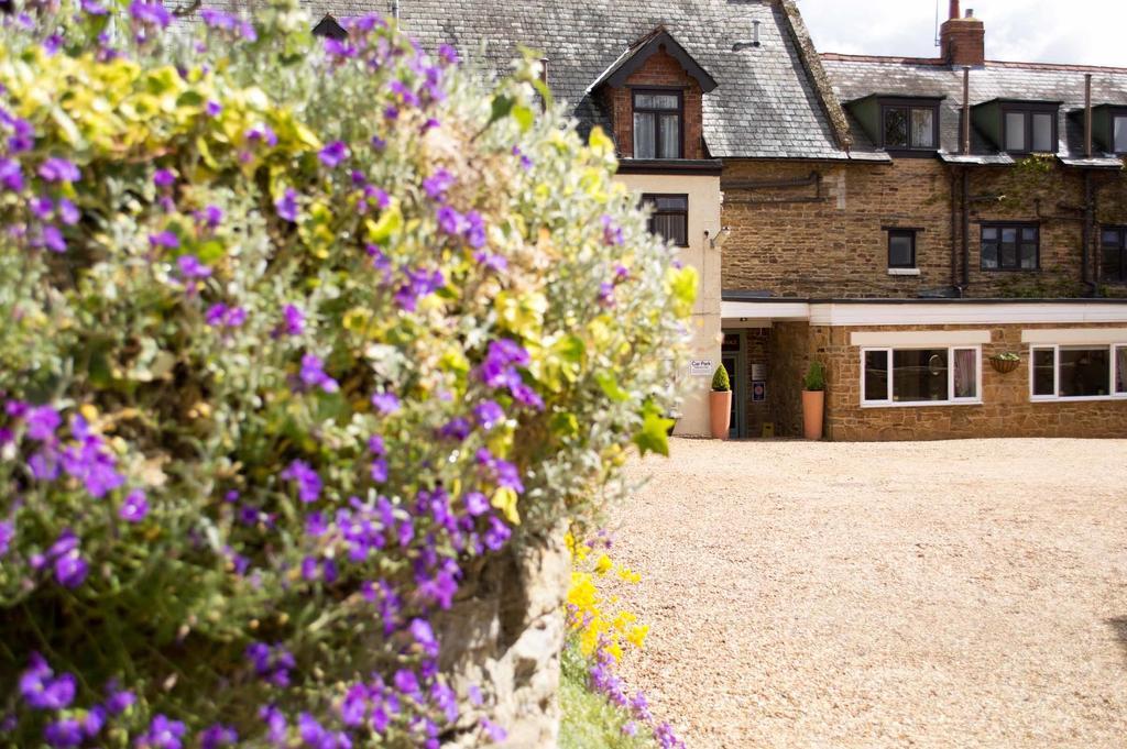 The Poplars Moulton Hotel Exterior photo