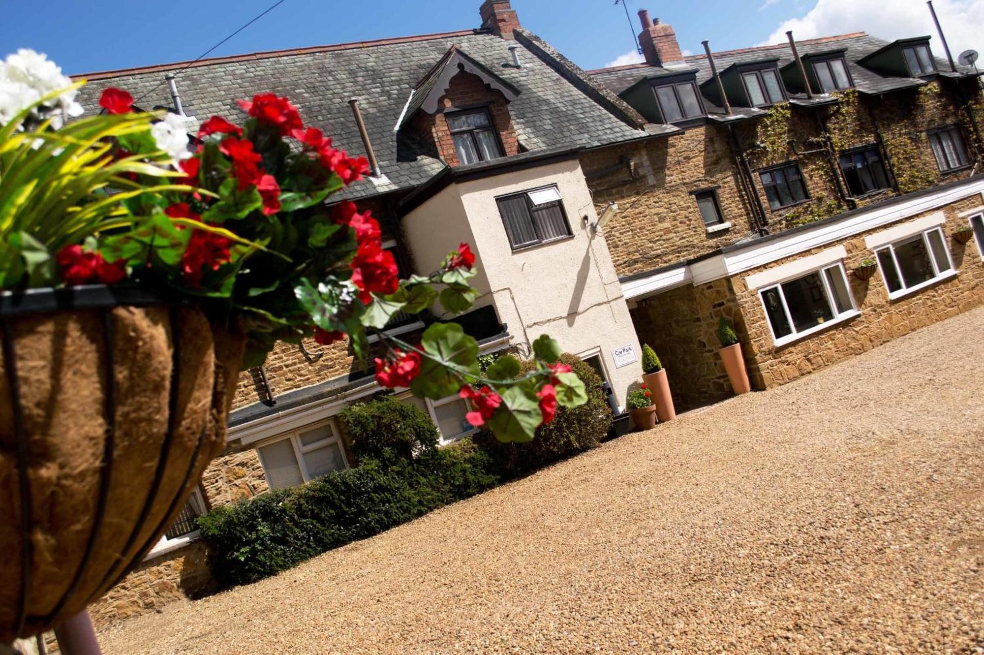 The Poplars Moulton Hotel Exterior photo
